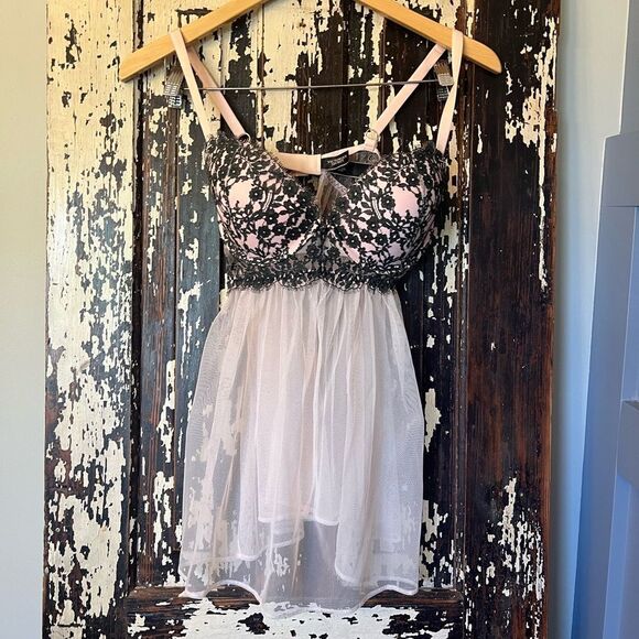 Victoria’s Secret pink and black sheer lace negligee. Women’s size 36C romantic - Picture 1 of 7
